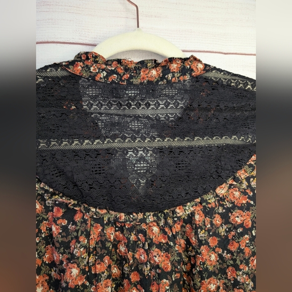 Nwt Maurices long sleeve floral print  blouse With Lace Details  size S - Picture 6 of 12